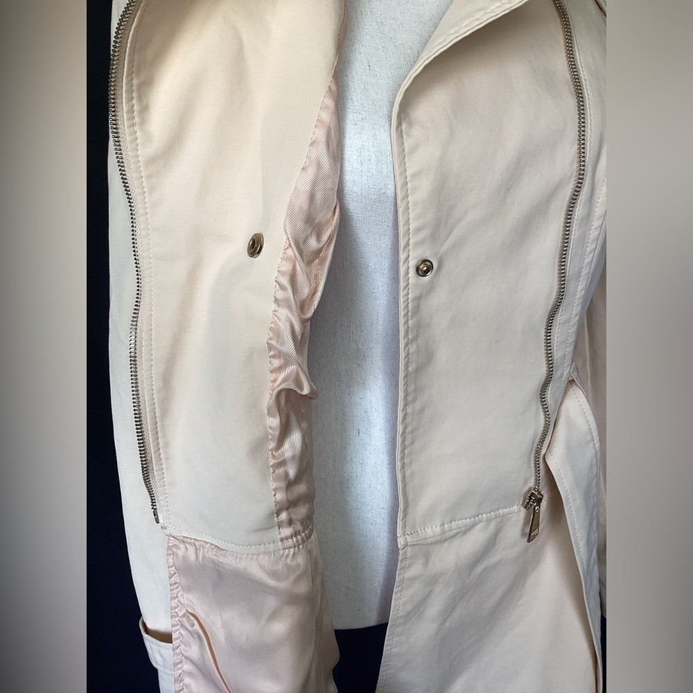 Bebe Cream‎ Trench Coat with Belted Waist and Notched Lapel Size M - Picture 4 of 7